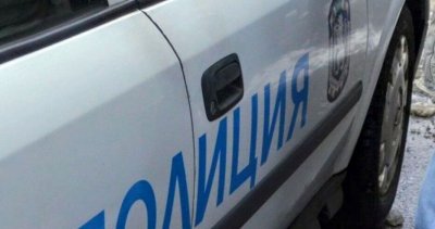 19-годишна събори дърво върху автобусна спирка на главен булевард в Хасково