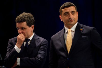 Кандидат-президент на Румъния обвини Еманюел Макрон, че е диктатор