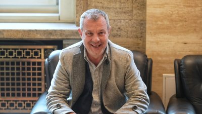 Кошлуков предупреди, че БНТ може да не излъчва световното по футбол догодина