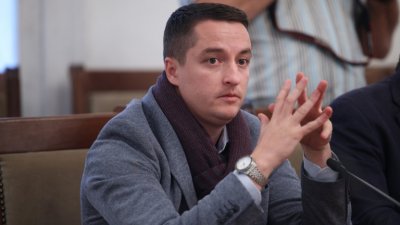 Божанков: Радев реши да надцака Костадинов и в Деня на Европа обяви война на Европа