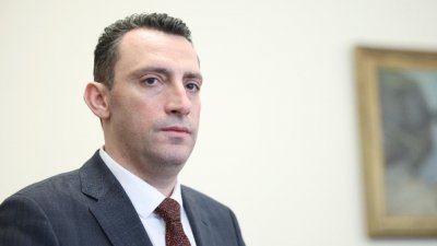 Спортният министър: Битката за БОК няма да се отрази на работата му