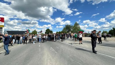 Протест блокира Подбалканския път