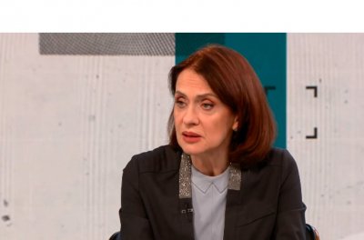 Надежда Нейнски: Нормално е хората да имат страхове, но не бива да сме разделени по темата