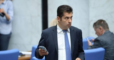 Кирил Петков: Хайде, няма нужда от театъра на Борисов 