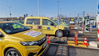 Добротата ще спаси света: Анонимен дари 5 бона на таксиметрова компания в София да вози безплатно възрастни хора