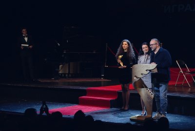 Андрей Звягинцев връчи статуетката за най-добър филм на "Безветрие"
