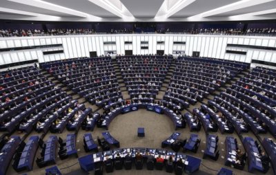 Eвродепутати призоваха ЕК да замрази парите за Унгария 