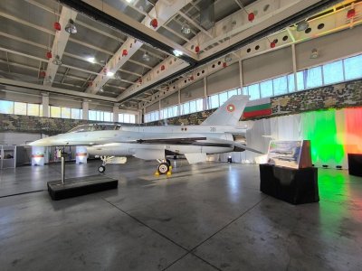 Атанас Запрянов: F-16 вече е изправен, чакаме следващия