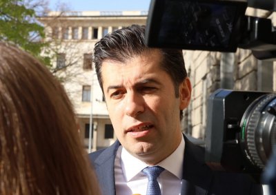 Кирил Петков: Пак стария модел - хвърлят 15 млн. от джипката