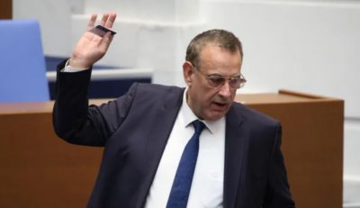Официално: Джевдет Чакъров напусна групата на ДПС-ДПС в парламента