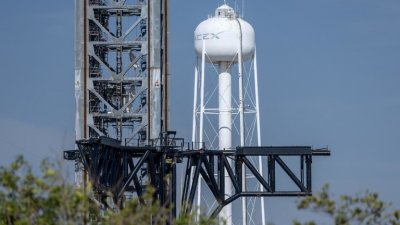 Пак провал за SpaceX, корабът Starship падна неуправляем в Индийския океан