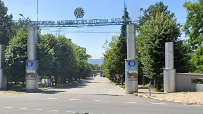 Голям завод набира хора за работа и стаж