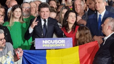 Новоизбраният за президент на Румъния Никушор Дан полага клетва