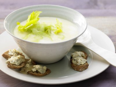 Супа целина с ябълка и картофи