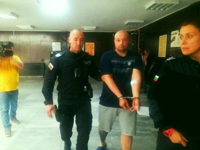 Бившият граничар Атанас Коцев остава в ареста за разпространение на порно и заплахи към бившата си