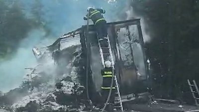 Турски тир с памук изгоря на Прохода на Републиката