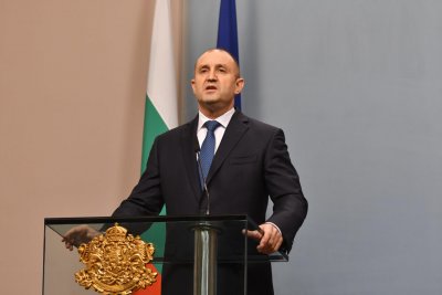 За 24 май: Президентът награждава с държавни отличия таланти от науката и културата