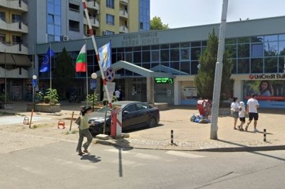 Арестуваха ентусиастка, замеряла с яйца кметството на район "Южен" в Пловдив