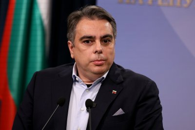 Василев: За да си в списъка "Магнитски", трябва подпис на американския президент