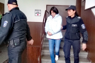 16 месеца затвор за пияната Стоянка, намушкала мъжа си при скандал
