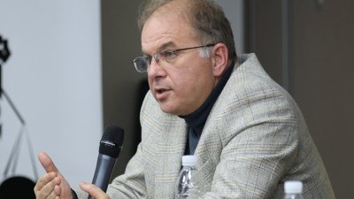 Радомир Чолаков за поста си в КЗК: Не съм политическо назначение