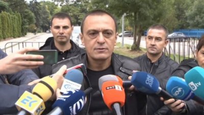 Нови разкрития за обществената поръчка за икони и балони с