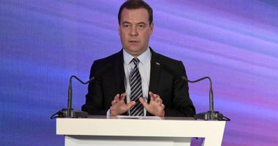 Медведев с прозрение за зелената въшка и паяжините