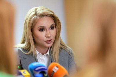 КЗП послуша Пеевски и се самосезира за цените на "Лукойл" 