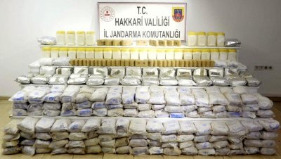 Турските власти заловиха близо 2 тона наркотици на границата с Иран