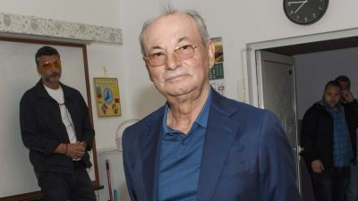 Доган събира актива си в София, решават за нова партия