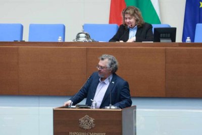 Вгъзрожденци превъртяха, пак искат да бият Манол Пейков