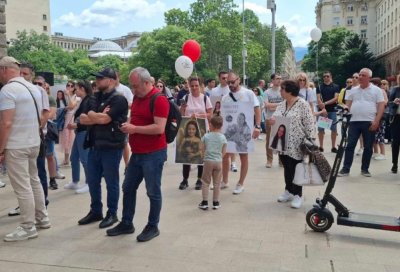 Родители почетоха децата си, станали жертви на катастрофи