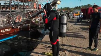 Морски съкровища: Автомобилни гуми, железа, въжета и мрежи извадиха водолази в Созопол