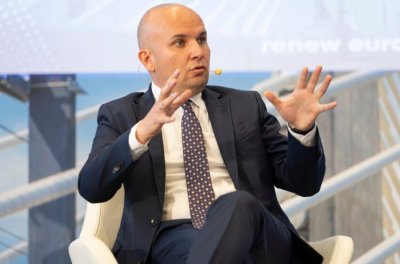 Илхан Кючюк: Не се отричаме от Ахмед Доган
