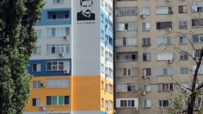 МРРБ: Спокойно, няма да усвоим всички пари за саниране, но няма и да ги загубим