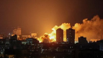 Киев отново подложен на руски атаки с дронове и ракети