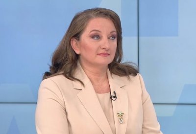 Деница Сачева: Влизаме в еврозоната, защото Борисов направи отстъпка да не е премиер