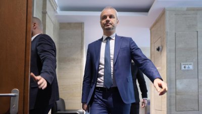 Костя не отстъпва: Нас ни анексират, народът не желае еврозоната