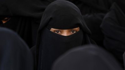 Дания обмисля да забрани бурките и в училищата