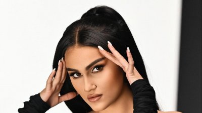 Колата на нарязаната Дебора помляна от мощен джип