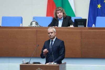 Вандалите от „Възраждане“ запазиха имунитетите си