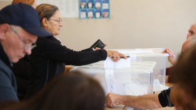 Айде пак: ПП-ДБ със сигнал за купуване на гласове в "Искър" и в "Слатина"