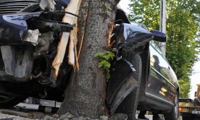 24-годишна шофьорка нацепи дърво, издъхна в болницата