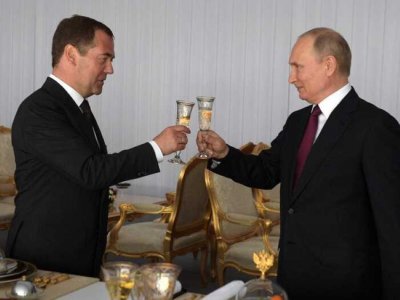КАРТОФЕНА КРИЗА: Путин остава без водка?