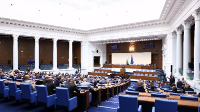9 министри отговарят на депутатски въпроси в НС