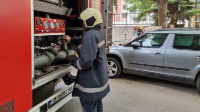 В Благоевград: 60 души са били евакуирани при пожар в заведение снощи