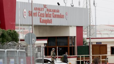 Турция амнистира близо 20 хиляди затворници