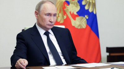 Путин в стил "Тръмп": Само кирилица да се използва на обществени места 