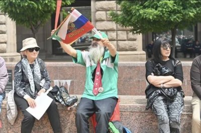 Миналата седмица хиляди получовеци се изсипаха в София със смрадливите