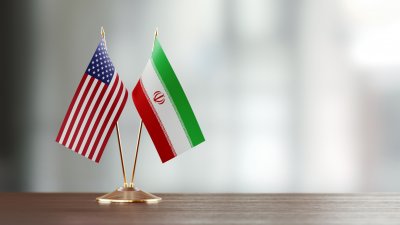 Иран заплаши всички американски бази в обсега си при конфликт със САЩ